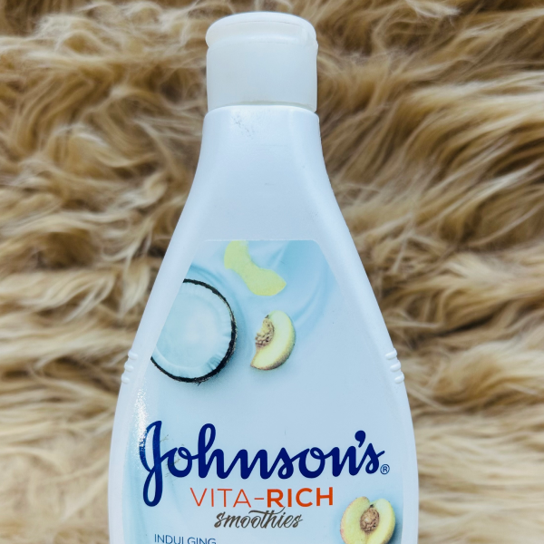 Johnson’s Vita-Rich Smoothies Indulging Body Lotion