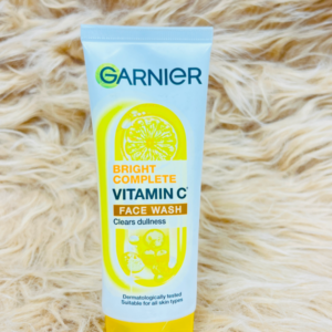 Garnier Bright Complete Vitamin C Face Wash, 100 g